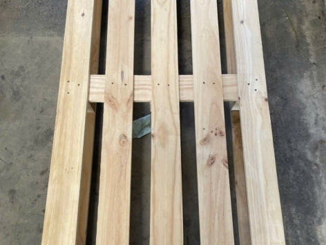 Pallet Gù Gỗ Thông Xe Nâng 4 Hướng ( 650 x 1200 x 135mm )