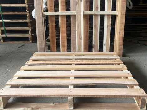 Pallet Gỗ Tràm Xuất Khẩu 3 Đố ( 1100 x 1100 x 120mm )