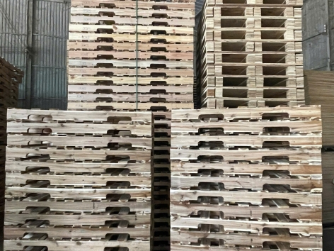 Pallet Tràm Đố Khuyết Xe Nâng 4 Hướng( 650 * 1800* 120mm )