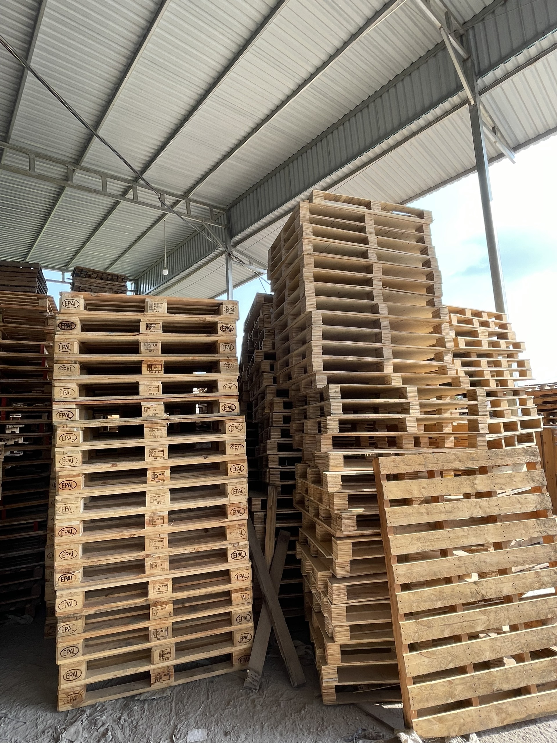 Pallet Gỗ Dĩ An,Pallet Xuất Khẩu Dĩ An,Pallet Dĩ An